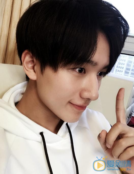 李宏毅生活照 李宏毅高清写真_李宏毅高清剧照