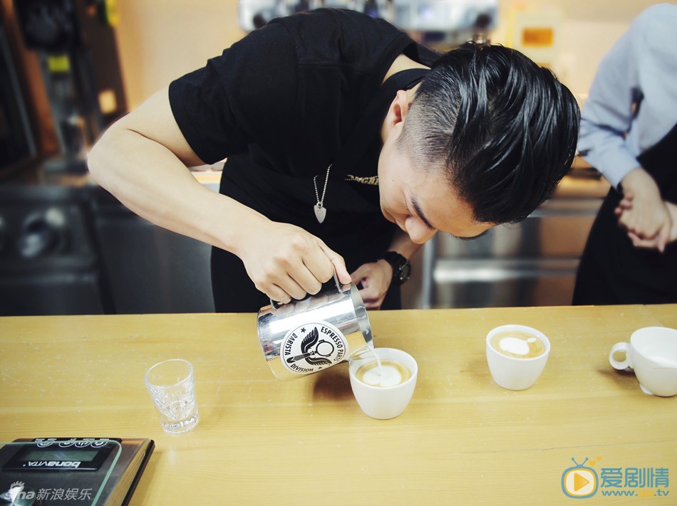 朱润《王子咖啡店》剧照 朱润高清写真_朱润高清剧照