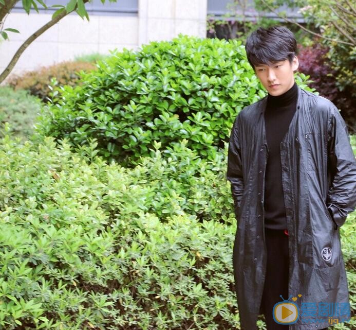 杨铭生活照 杨铭高清写真_杨铭高清剧照