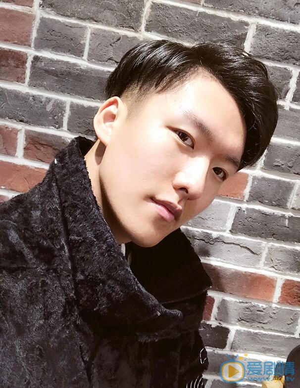 杨铭生活照 杨铭高清写真_杨铭高清剧照