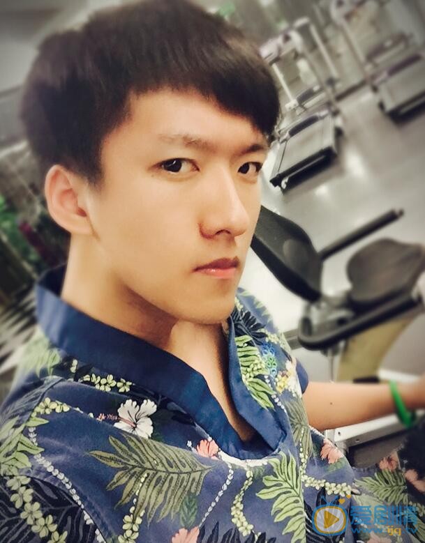 杨铭生活照 杨铭高清写真_杨铭高清剧照