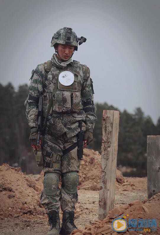杨铭《突击在突击》剧照 杨铭高清写真_杨铭高清剧照