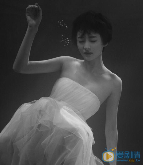 杨菲洋水中写真 杨菲洋高清写真_杨菲洋高清剧照