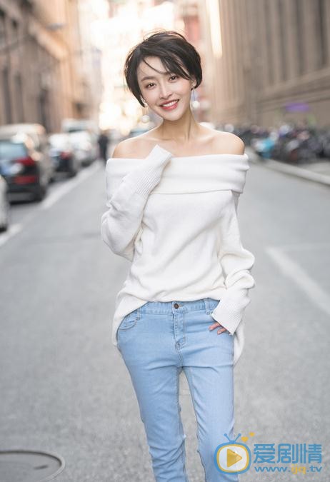 杨菲洋春意街拍 杨菲洋高清写真_杨菲洋高清剧照