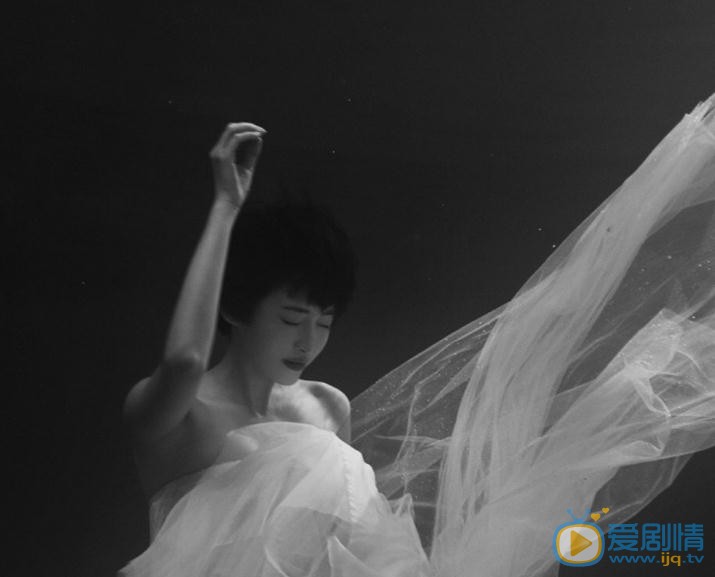 杨菲洋水中写真 杨菲洋高清写真_杨菲洋高清剧照