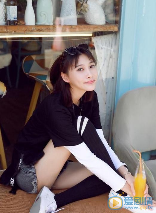 白柳汐学院风写真