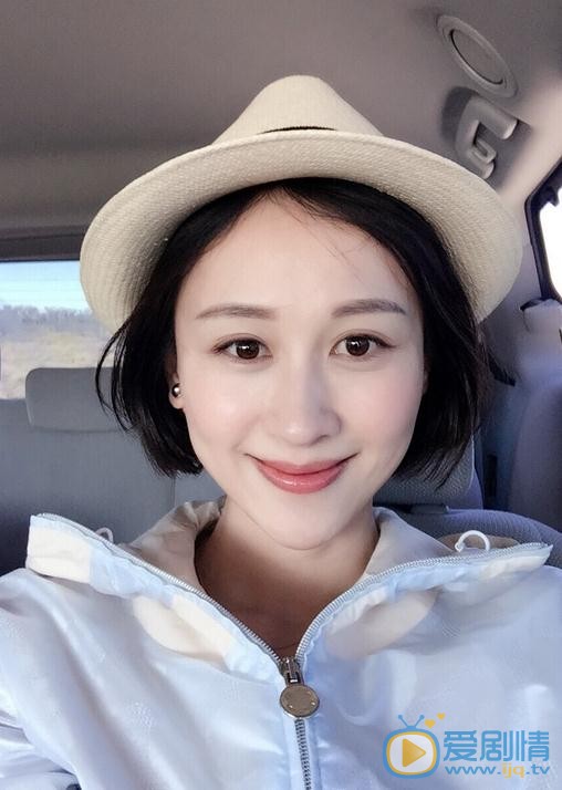 练束梅生活照 练束梅高清写真_练束梅高清剧照
