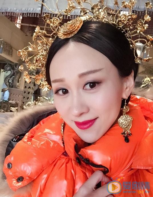 练束梅片场照 练束梅高清写真_练束梅高清剧照