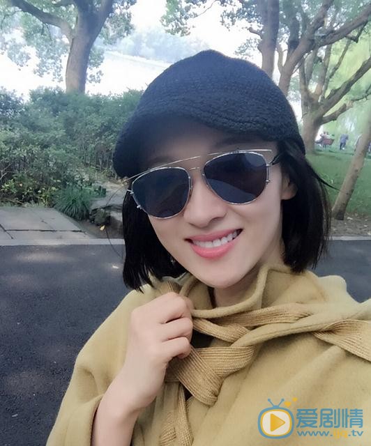 练束梅生活照 练束梅高清写真_练束梅高清剧照