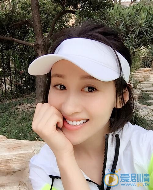 练束梅生活照 练束梅高清写真_练束梅高清剧照