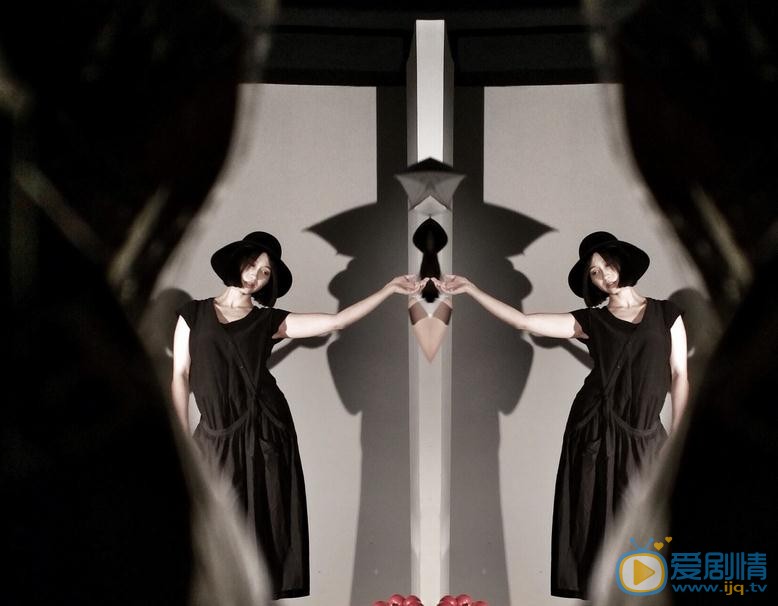 练束梅《我的妹妹安娜》话剧照 练束梅高清写真_练束梅高清剧照