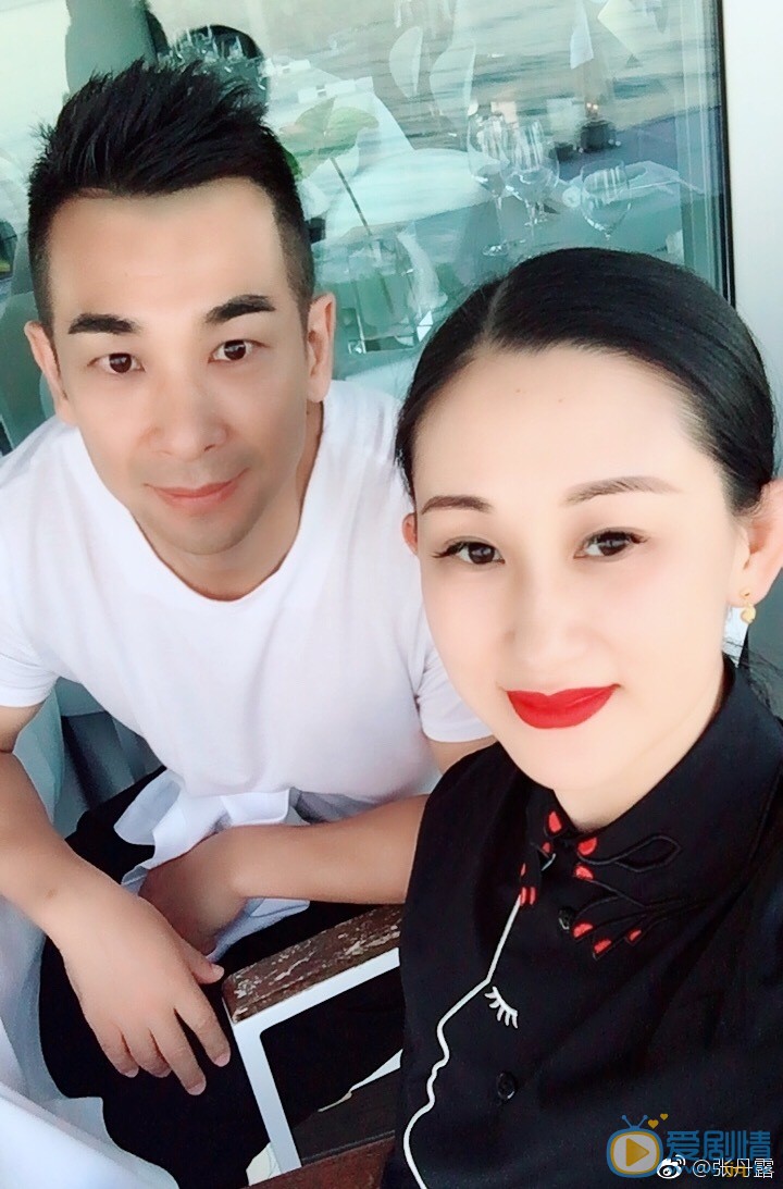 赵文卓夫妻合照 赵文卓和老婆合照