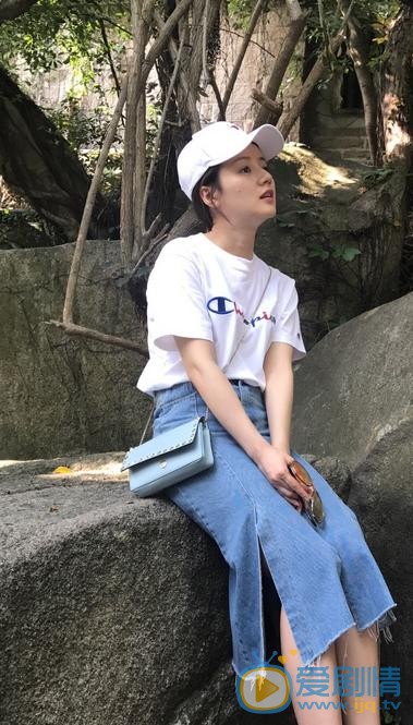 刘真君街拍照 刘真君高清写真_刘真君高清剧照