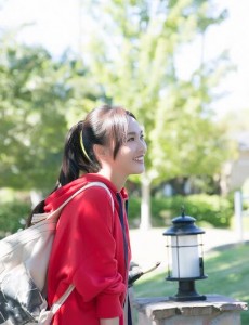 归去来曝花絮照 唐嫣身穿学生装学霸上线