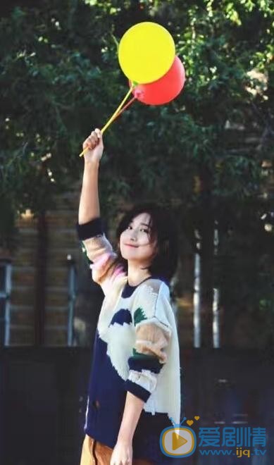 贾博雅可爱街拍 贾博雅高清写真_贾博雅高清剧照