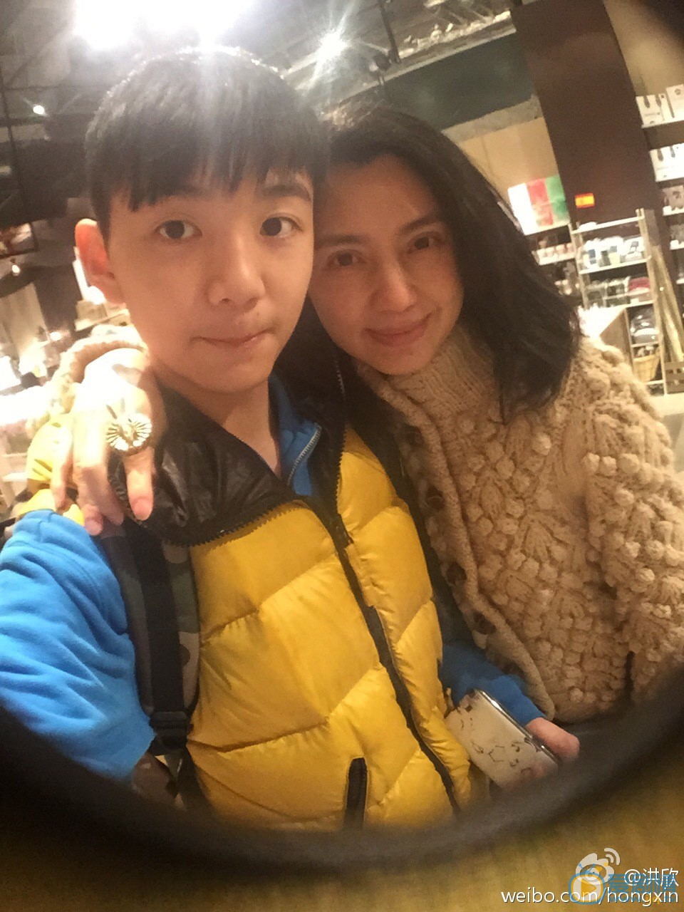 洪欣儿子张浩锋照片 洪欣高清写真_洪欣高清剧照