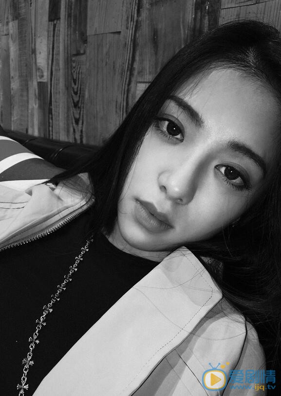 吴静怡黑白写真 吴静怡高清写真_吴静怡高清剧照