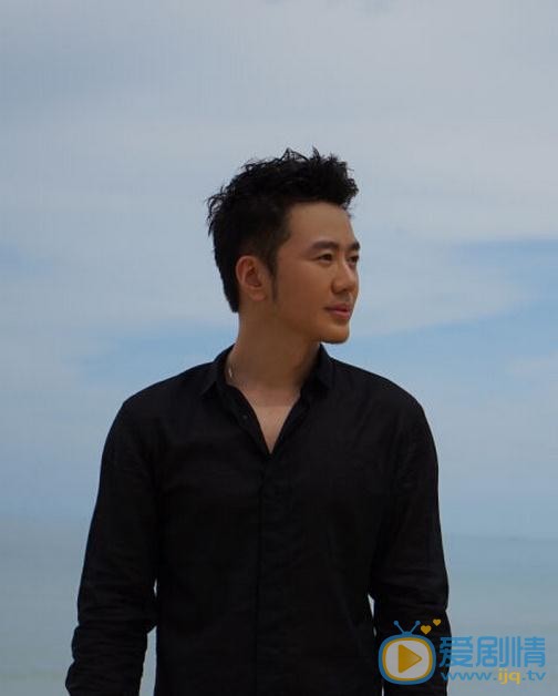 王浩钧街拍写真 王浩钧高清写真_王浩钧高清剧照