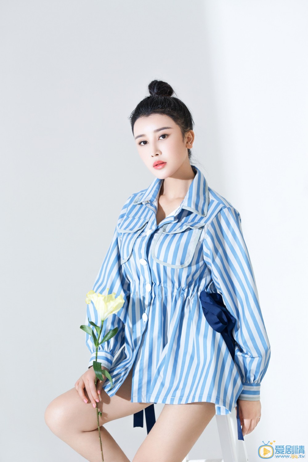 侍宣如清新亮丽写真