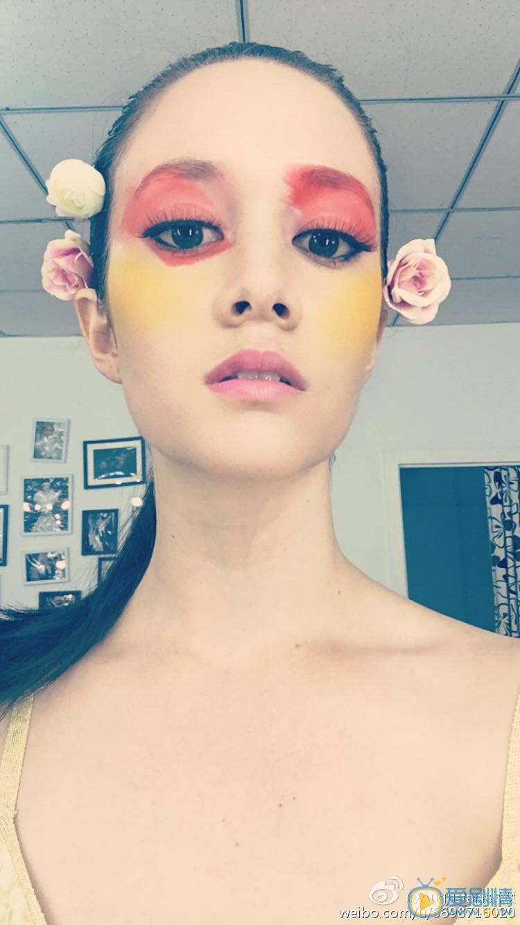 徐嘉雯嘟嘴卖萌照 徐嘉雯高清写真_徐嘉雯高清剧照