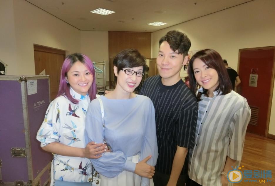 向海岚友人合照 向海岚高清写真_向海岚高清剧照