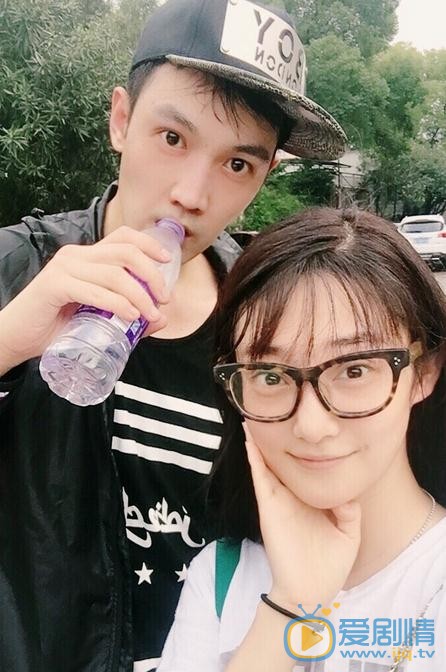魏鹏朋友合照 魏鹏高清写真_魏鹏高清剧照