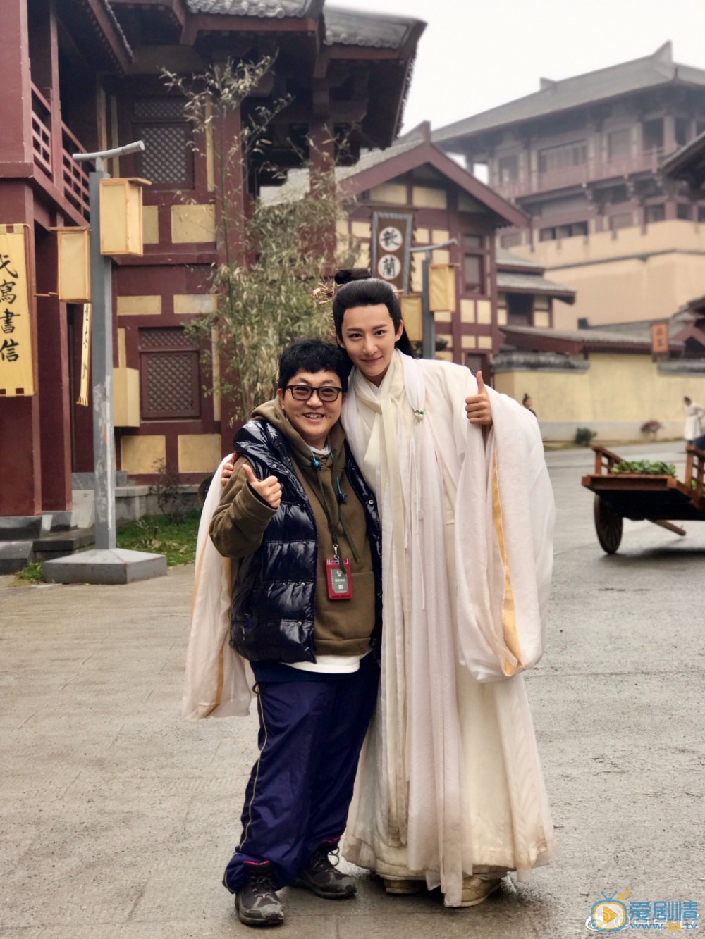 卢卓片场自拍照 卢卓高清写真_卢卓高清剧照