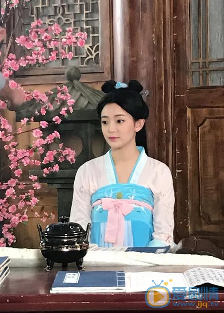 罗予彤片场照 罗予彤片场照