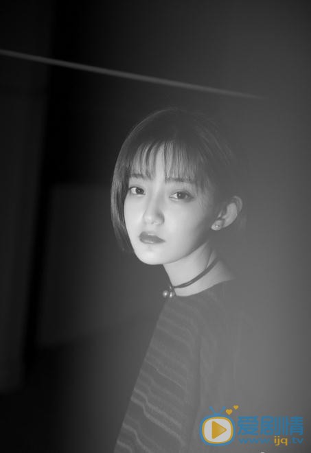 罗予彤黑色帅气写真 罗予彤高清写真_罗予彤高清剧照