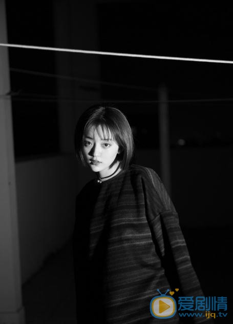 罗予彤黑色帅气写真 罗予彤高清写真_罗予彤高清剧照