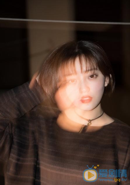 罗予彤黑色帅气写真 罗予彤高清写真_罗予彤高清剧照