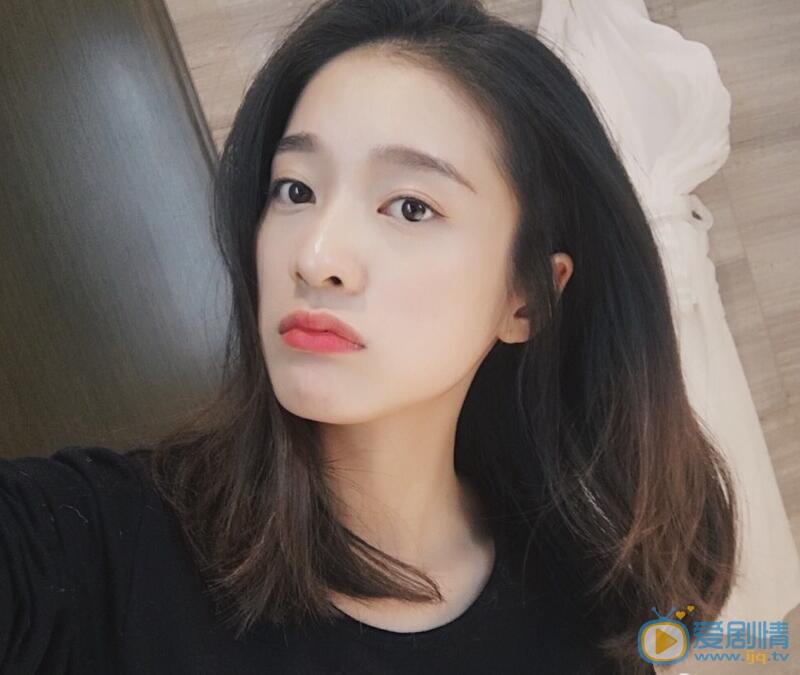 张雪迎卖萌照 张雪迎高清写真_张雪迎高清剧照