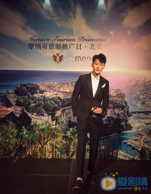 李柄辉活动照 李柄辉高清写真_李柄辉高清剧照