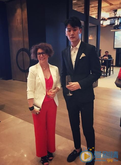 李柄辉活动照 李柄辉高清写真_李柄辉高清剧照
