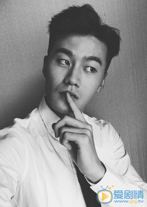 李柄辉生活照