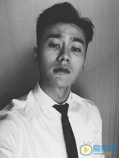李柄辉生活照 李柄辉高清写真_李柄辉高清剧照