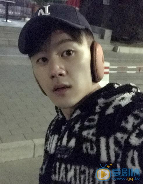 李柄辉生活照 李柄辉高清写真_李柄辉高清剧照