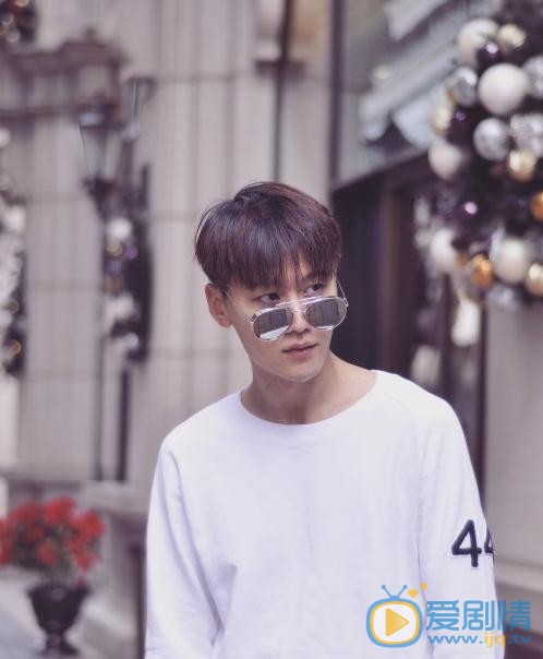 李柄辉写真 李柄辉高清写真_李柄辉高清剧照