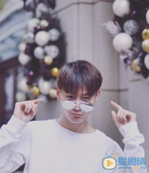 李柄辉写真 李柄辉高清写真_李柄辉高清剧照