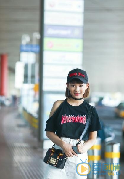 鲁照华机场照 鲁照华高清写真_鲁照华高清剧照