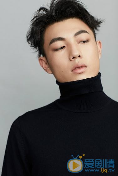 王咨越帅气写真 王咨越高清写真_王咨越高清剧照