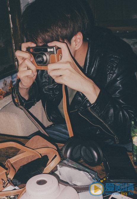 范晓东夜色街头写真 范晓东高清写真_范晓东高清剧照
