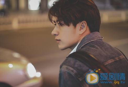 范晓东夜色街头写真 范晓东高清写真_范晓东高清剧照