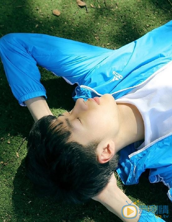 范晓东学生装扮写真 范晓东高清写真_范晓东高清剧照