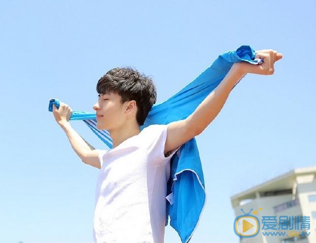 范晓东学生装扮写真 范晓东高清写真_范晓东高清剧照