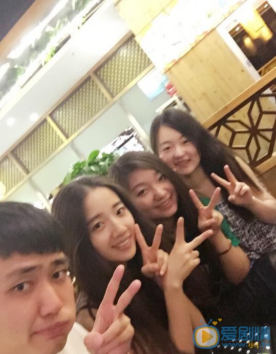 马梦唯朋友合照 马梦唯高清写真_马梦唯高清剧照