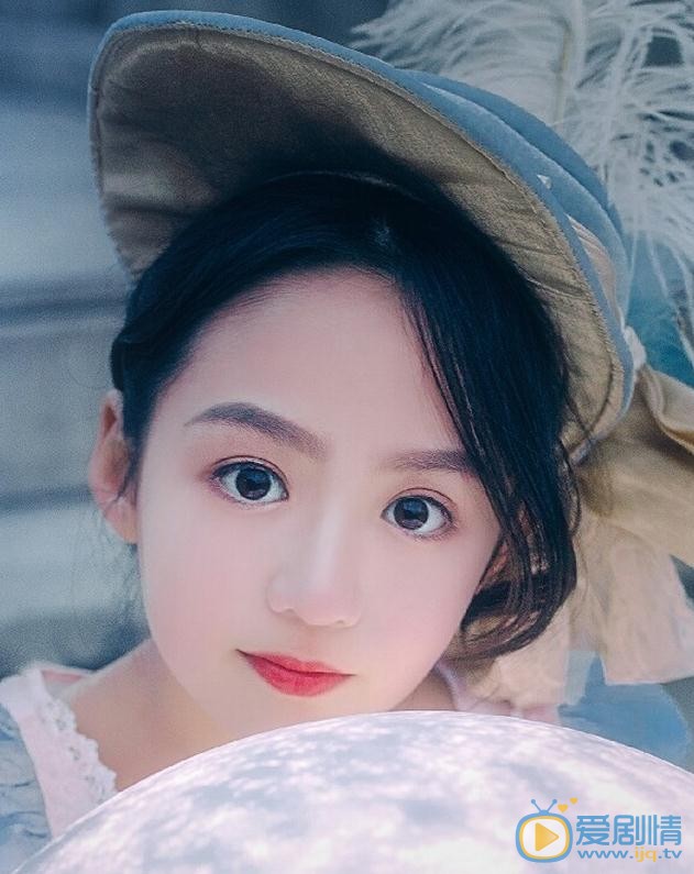张格水晶球写真 张格高清写真_张格高清剧照