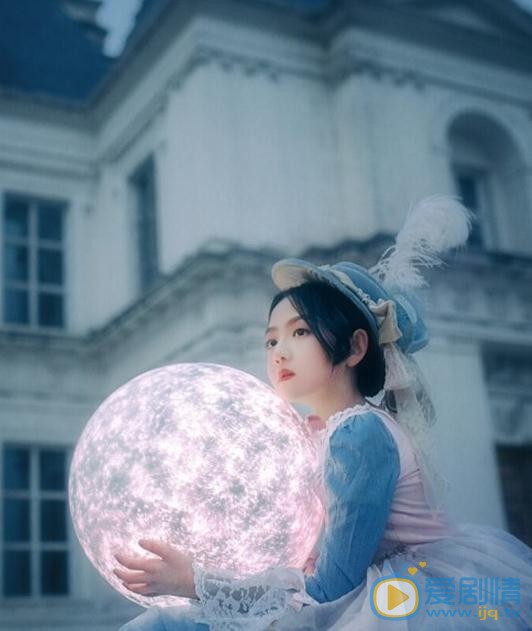 张格水晶球写真 张格高清写真_张格高清剧照