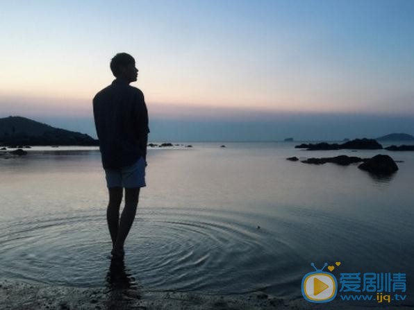 陆钧彦海边写真 陆钧彦高清写真_陆钧彦高清剧照