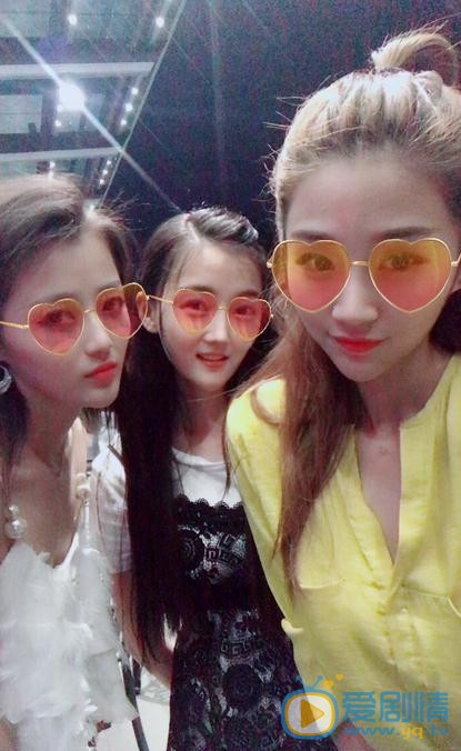 吕艳朋友合照 吕艳高清写真_吕艳高清剧照